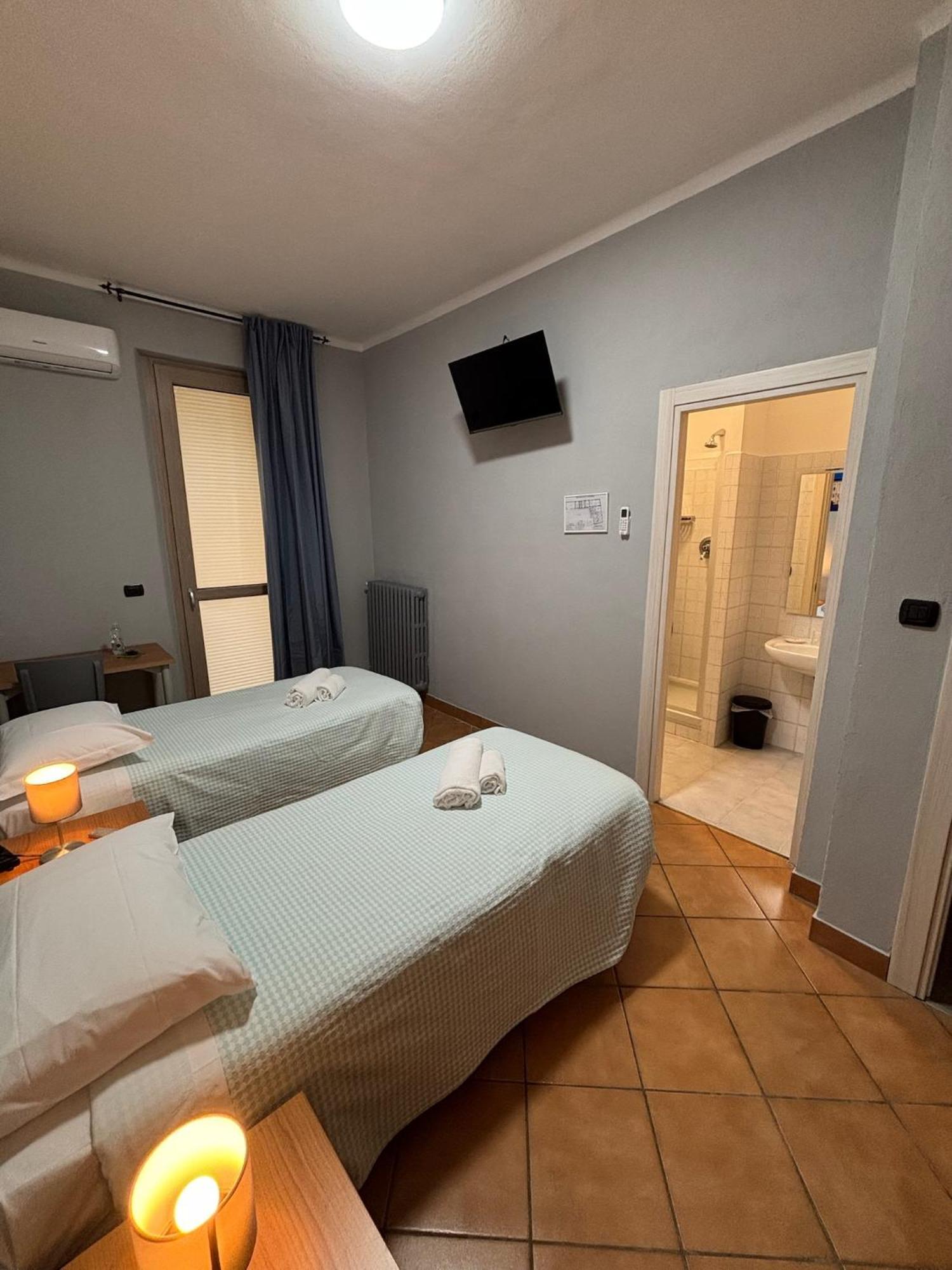 Domus Hotel Казелле-Торинезе Экстерьер фото